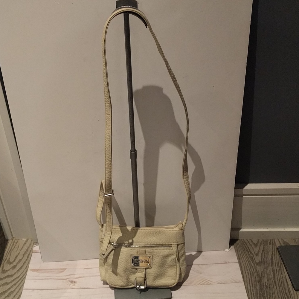 Beige crossbody bag by Kenneth Cole reaction,🌸